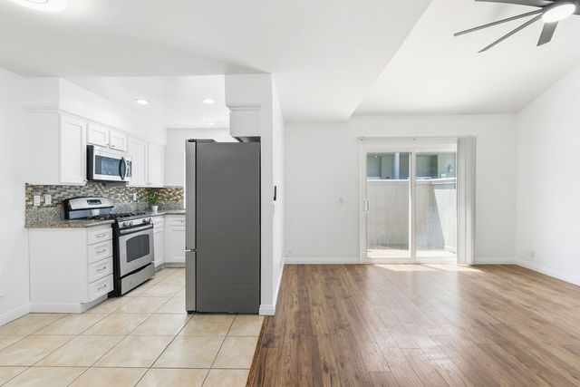 2670 W Segerstrom A, Santa Ana, CA 92704