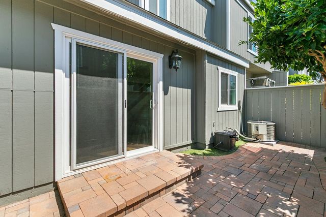 2670 W Segerstrom A, Santa Ana, CA 92704