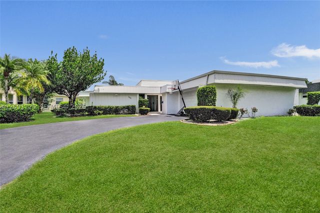 5704 Coco Palm Dr, Tamarac, FL 33319