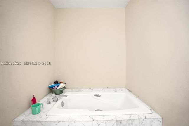 5704 Coco Palm Dr, Tamarac, FL 33319