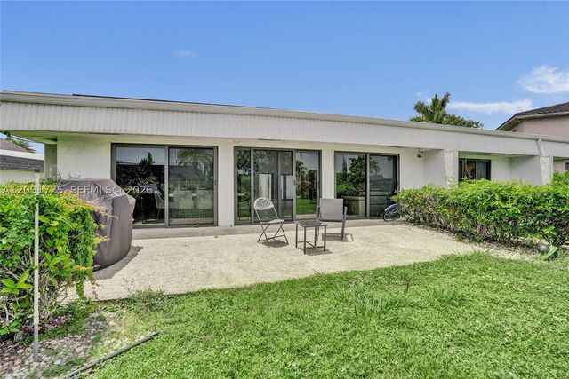 5704 Coco Palm Dr, Tamarac, FL 33319