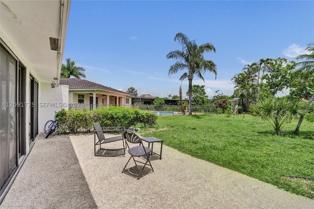 5704 Coco Palm Dr, Tamarac, FL 33319