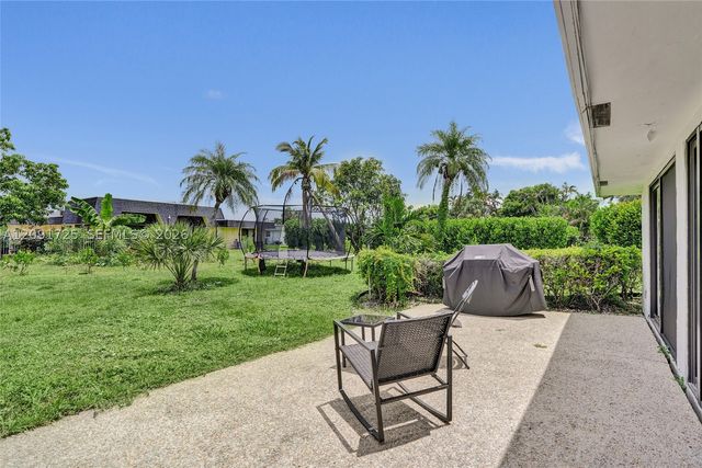 5704 Coco Palm Dr, Tamarac, FL 33319