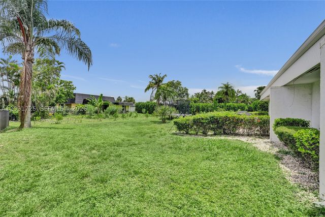 5704 Coco Palm Dr, Tamarac, FL 33319