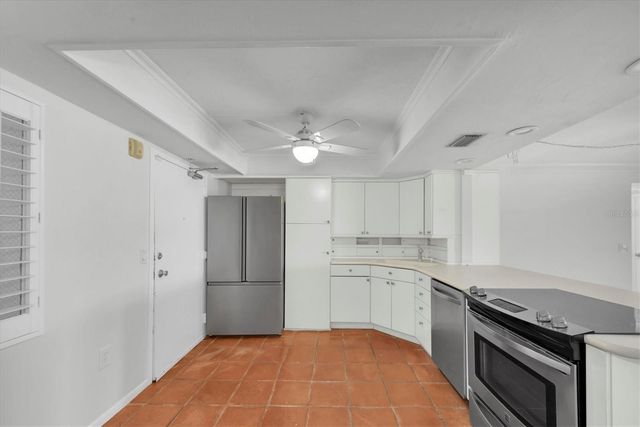 4900 38TH WAY S 302, St Petersburg, FL 33711