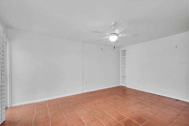 4900 38TH WAY S 302, St Petersburg, FL 33711