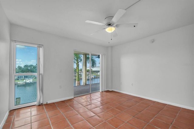 4900 38TH WAY S 302, St Petersburg, FL 33711
