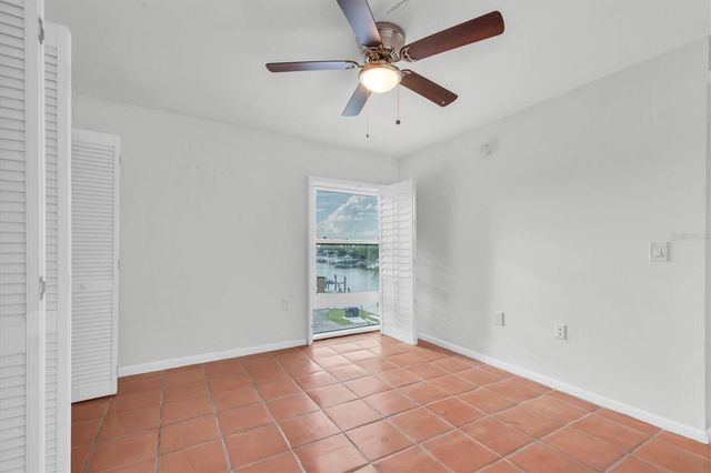 4900 38TH WAY S 302, St Petersburg, FL 33711
