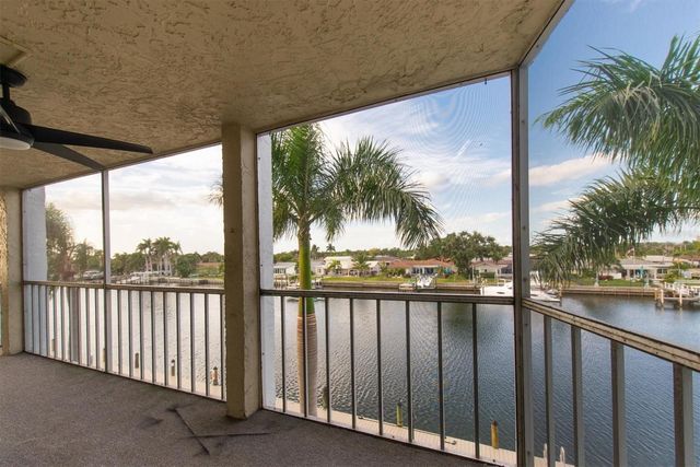 4900 38TH WAY S 302, St Petersburg, FL 33711