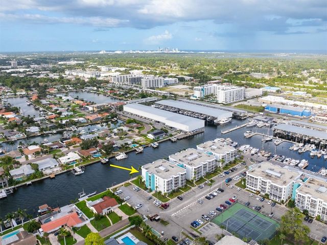 4900 38TH WAY S 302, St Petersburg, FL 33711
