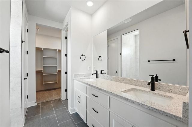 20680 Skyview Lane, Spring Hill, KS 66083