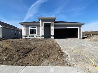 20680 Skyview Lane, Spring Hill, KS 66083