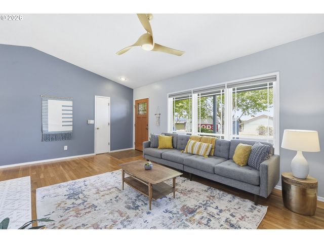 13912 Ne FREMONT Ct, Portland, OR 97230