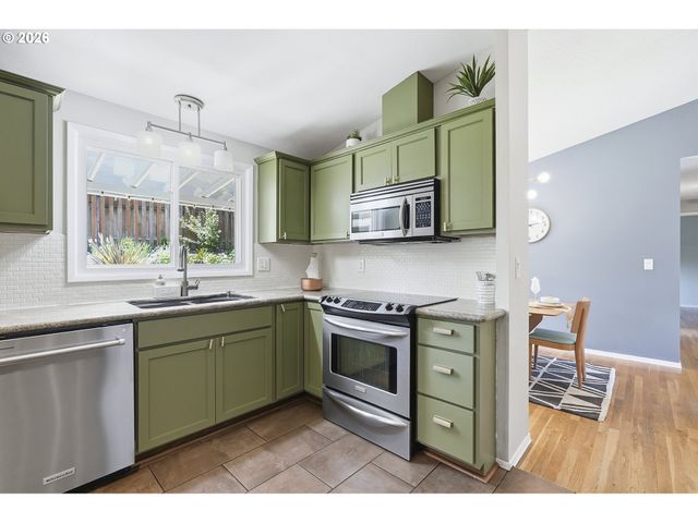 13912 Ne FREMONT Ct, Portland, OR 97230