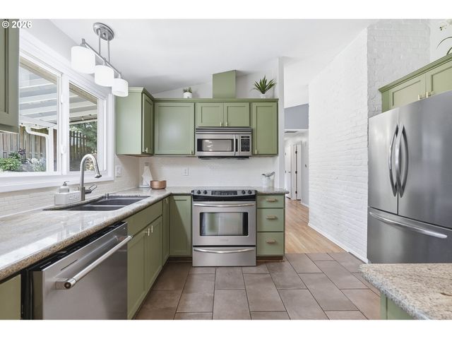 13912 Ne FREMONT Ct, Portland, OR 97230