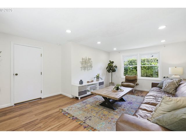 13912 Ne FREMONT Ct, Portland, OR 97230