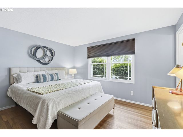 13912 Ne FREMONT Ct, Portland, OR 97230