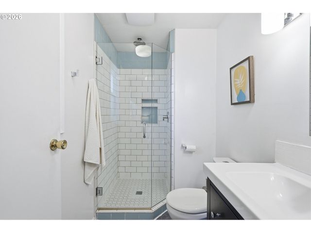 13912 Ne FREMONT Ct, Portland, OR 97230