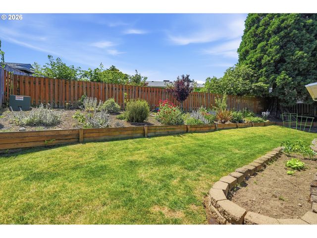 13912 Ne FREMONT Ct, Portland, OR 97230