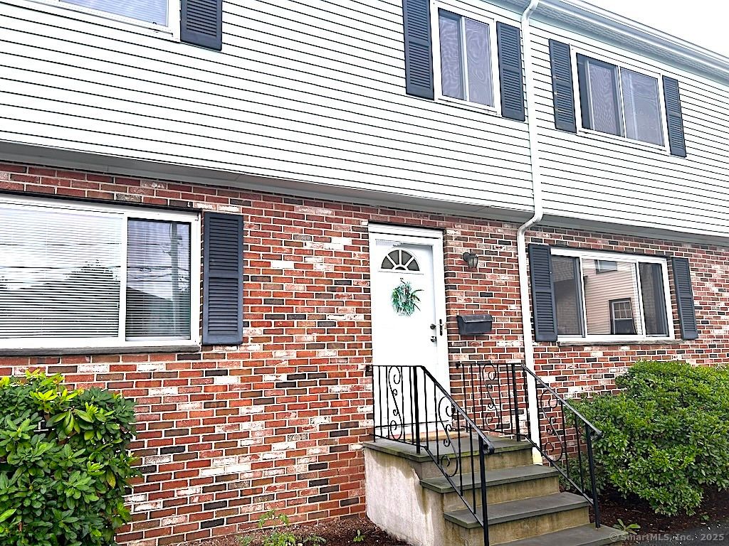 421 Hope Street APT B, Stamford, CT 06906