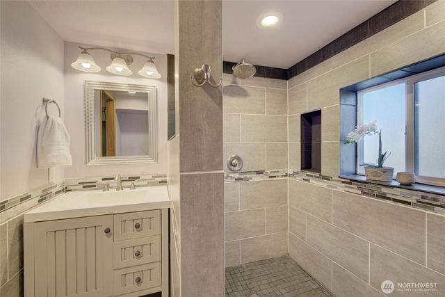 1225 Madison Street, Everett, WA 98203