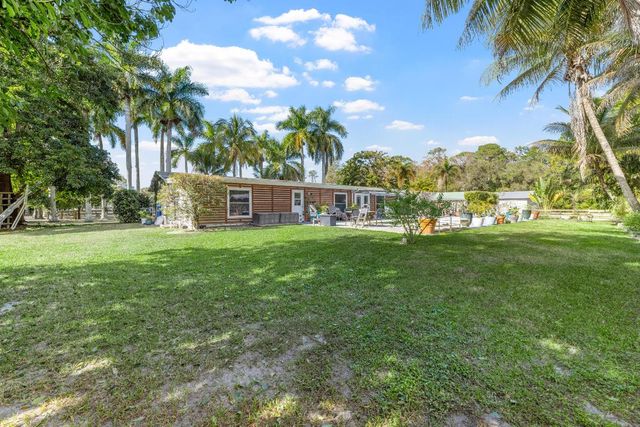 1068 D Road, Loxahatchee Groves, FL 33470