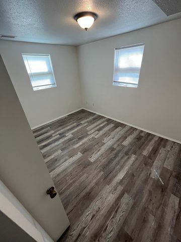 1107 57th Avenue N, Brooklyn Center, MN 55430