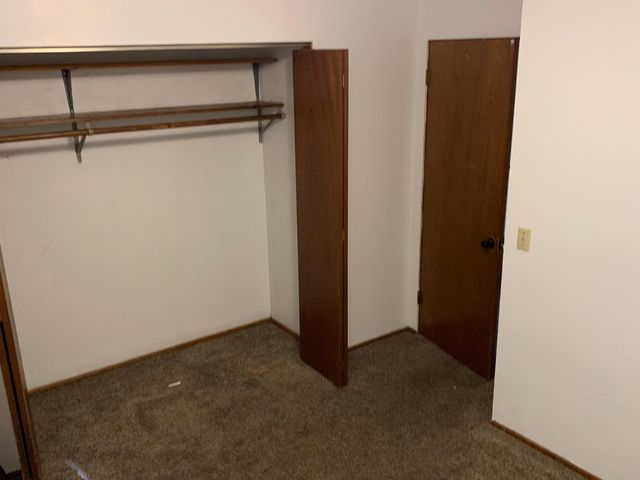 1107 57th Avenue N, Brooklyn Center, MN 55430