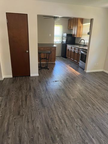 1107 57th Avenue N, Brooklyn Center, MN 55430