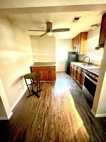 1107 57th Avenue N, Brooklyn Center, MN 55430