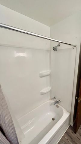 1107 57th Avenue N, Brooklyn Center, MN 55430