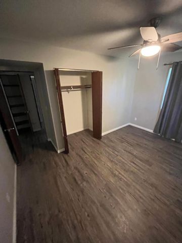 1107 57th Avenue N, Brooklyn Center, MN 55430