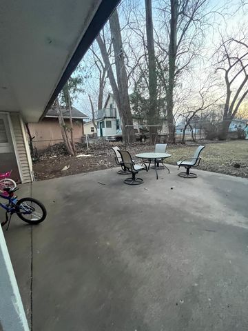 1107 57th Avenue N, Brooklyn Center, MN 55430