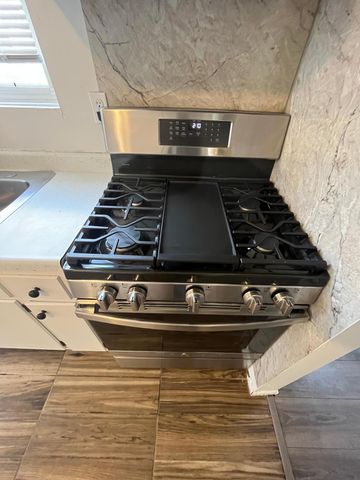 1107 57th Avenue N, Brooklyn Center, MN 55430