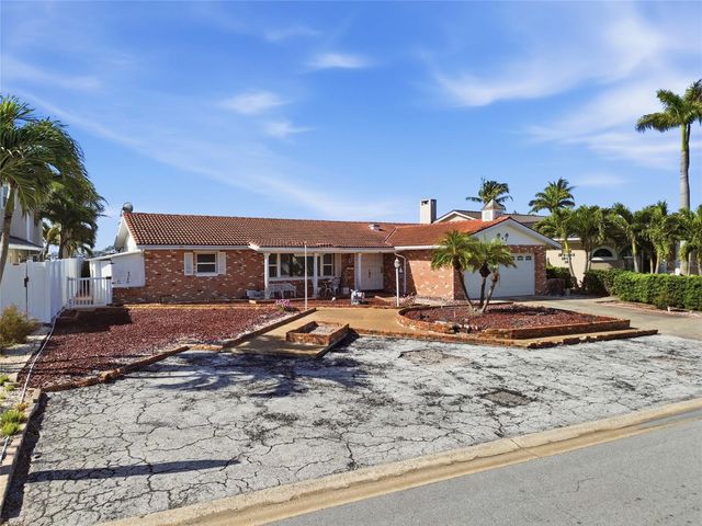 4 BELLEVUE DRIVE, Treasure Island, FL 33706