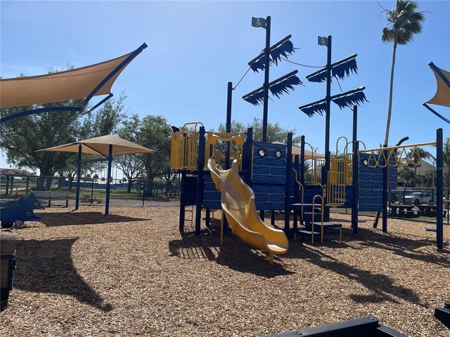 4 BELLEVUE DRIVE, Treasure Island, FL 33706