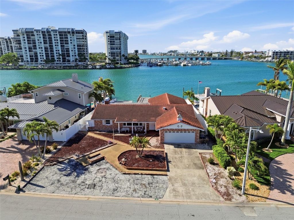 4 BELLEVUE DRIVE, Treasure Island, FL 33706
