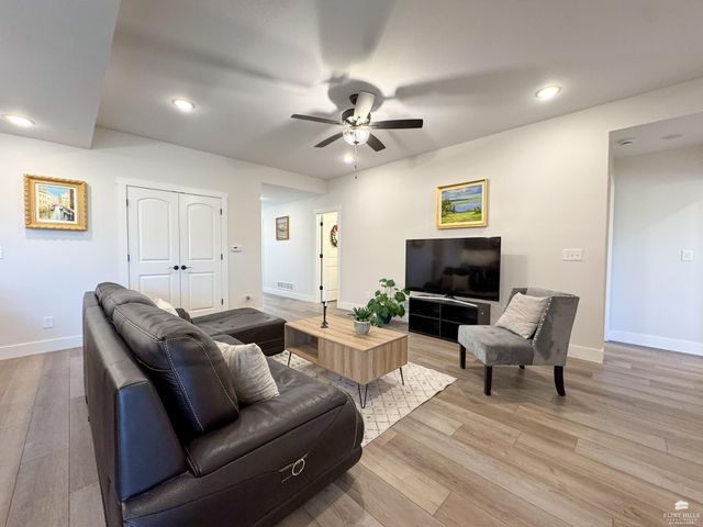 4678 Pierce Drive, Manhattan, KS 66502