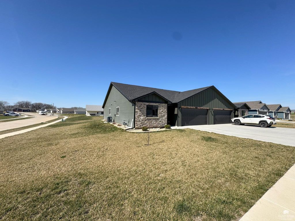 4678 Pierce Drive, Manhattan, KS 66502