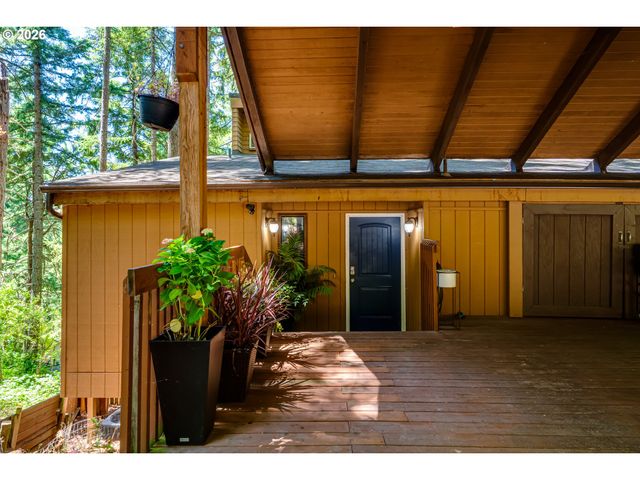3721 PINE CANYON Dr, Eugene, OR 97405