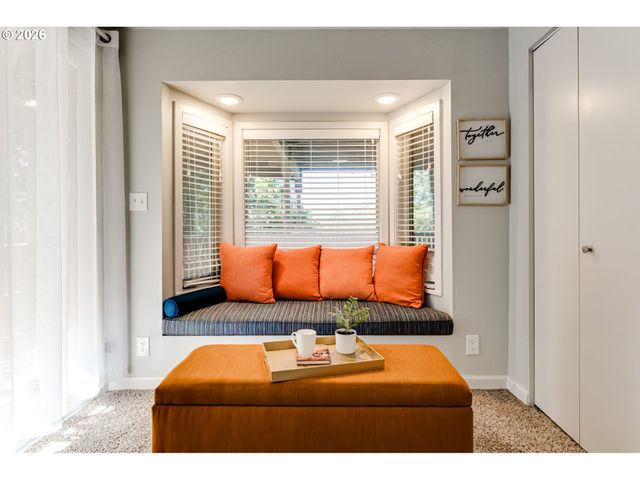 3721 PINE CANYON Dr, Eugene, OR 97405