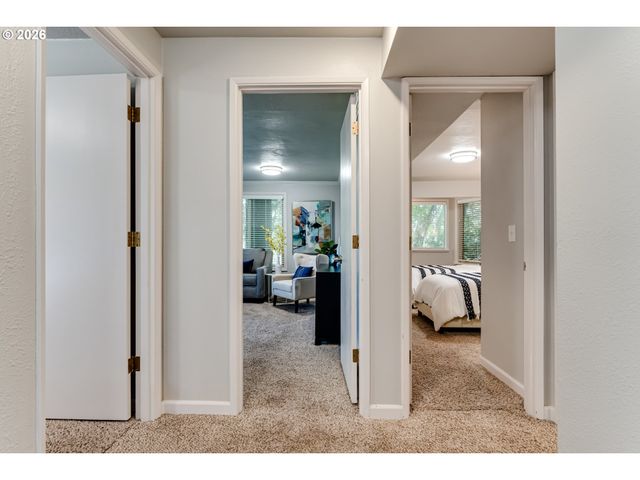 3721 PINE CANYON Dr, Eugene, OR 97405