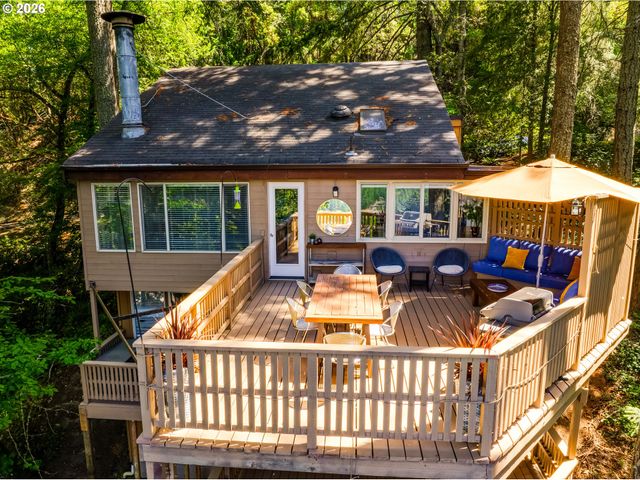 3721 PINE CANYON Dr, Eugene, OR 97405