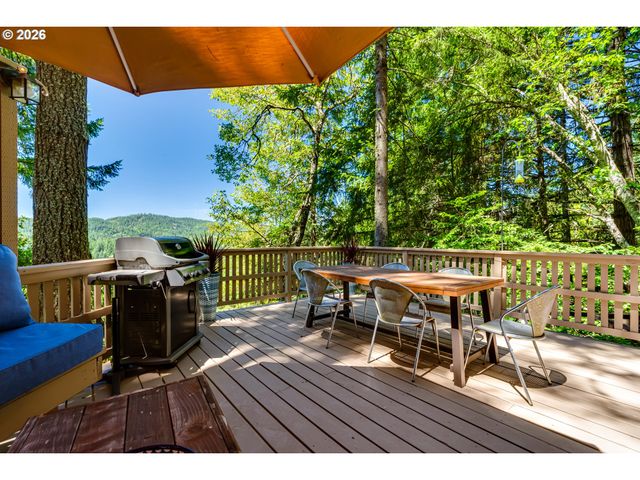 3721 PINE CANYON Dr, Eugene, OR 97405