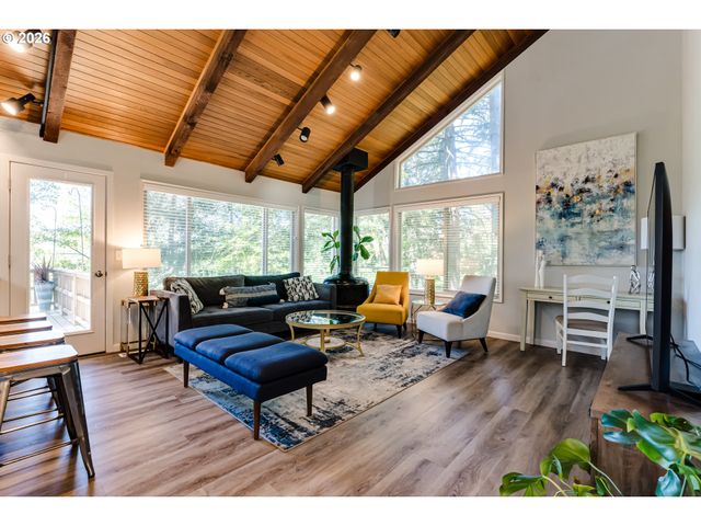 3721 PINE CANYON Dr, Eugene, OR 97405