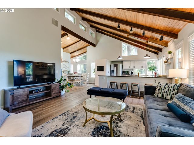 3721 PINE CANYON Dr, Eugene, OR 97405