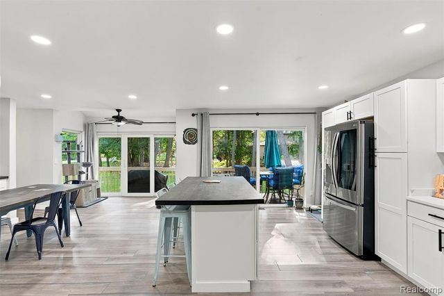 2365 Lochaven Road, West Bloomfield, MI 48324