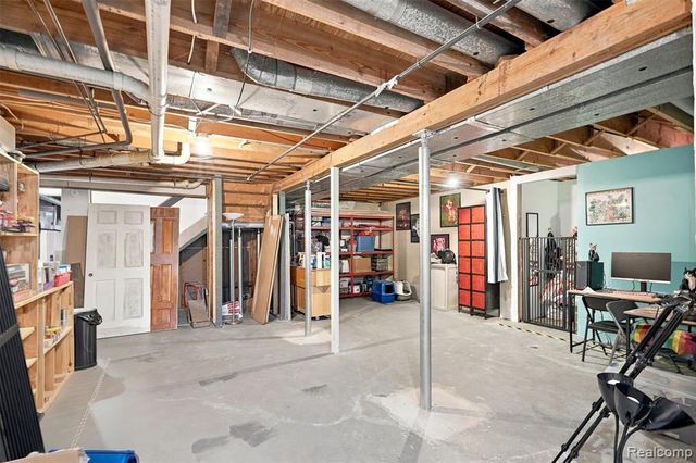 2365 Lochaven Road, West Bloomfield, MI 48324
