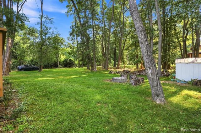 2365 Lochaven Road, West Bloomfield, MI 48324