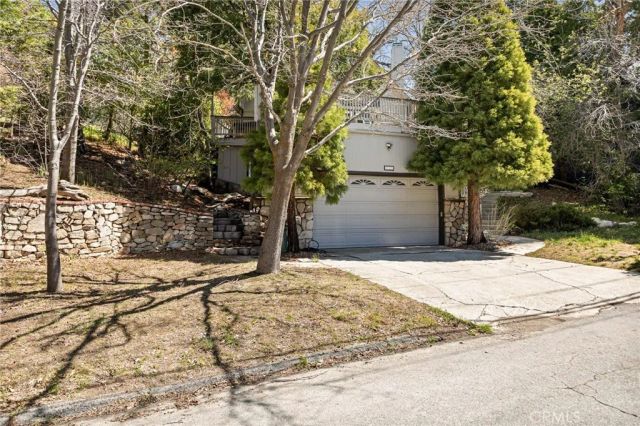 735 Bishorn Drive, Lake Arrowhead, CA 92352